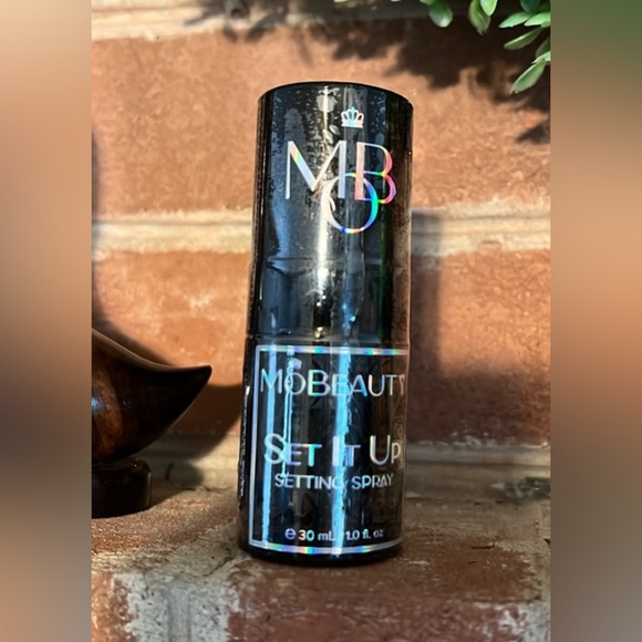 MoBeauty | Makeup Setting Spray: Set It Up - Picture 2 of 2